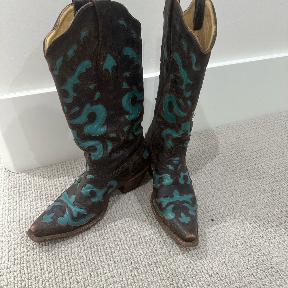 Women’s cowboy boots by Corral, 6.5